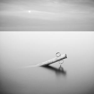 Chains by Dariusz Klimczak